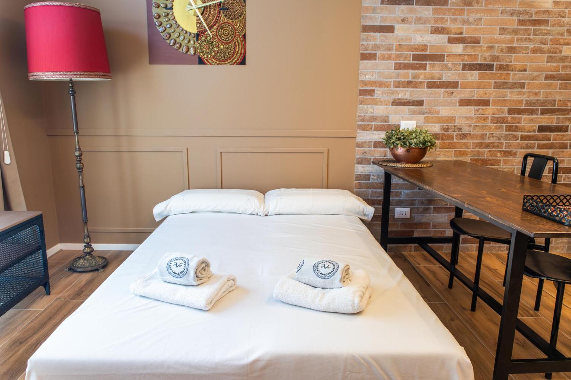 Nuovo Bilocale Prada A 2 Passi & Duomo In 20 Min Appartement *